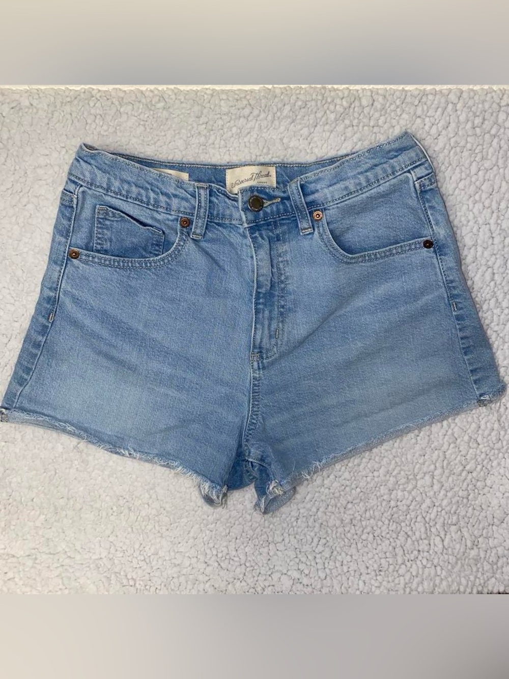 Universal Thread 90s Cutoff Shorts Womens 6R Light Wash Denim High Rise Raw Hem